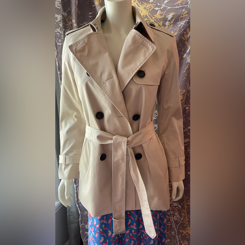GORGEOUS Coach Short Trench, NWT, Porcelain, Size Medium